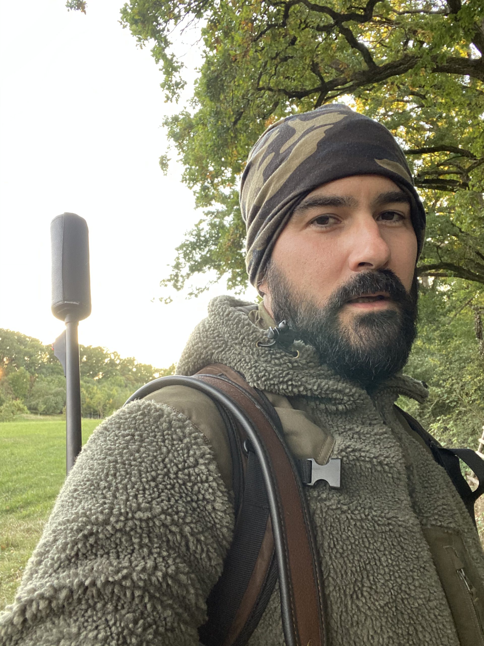 Alexander mit Gewehr auf der Schulter