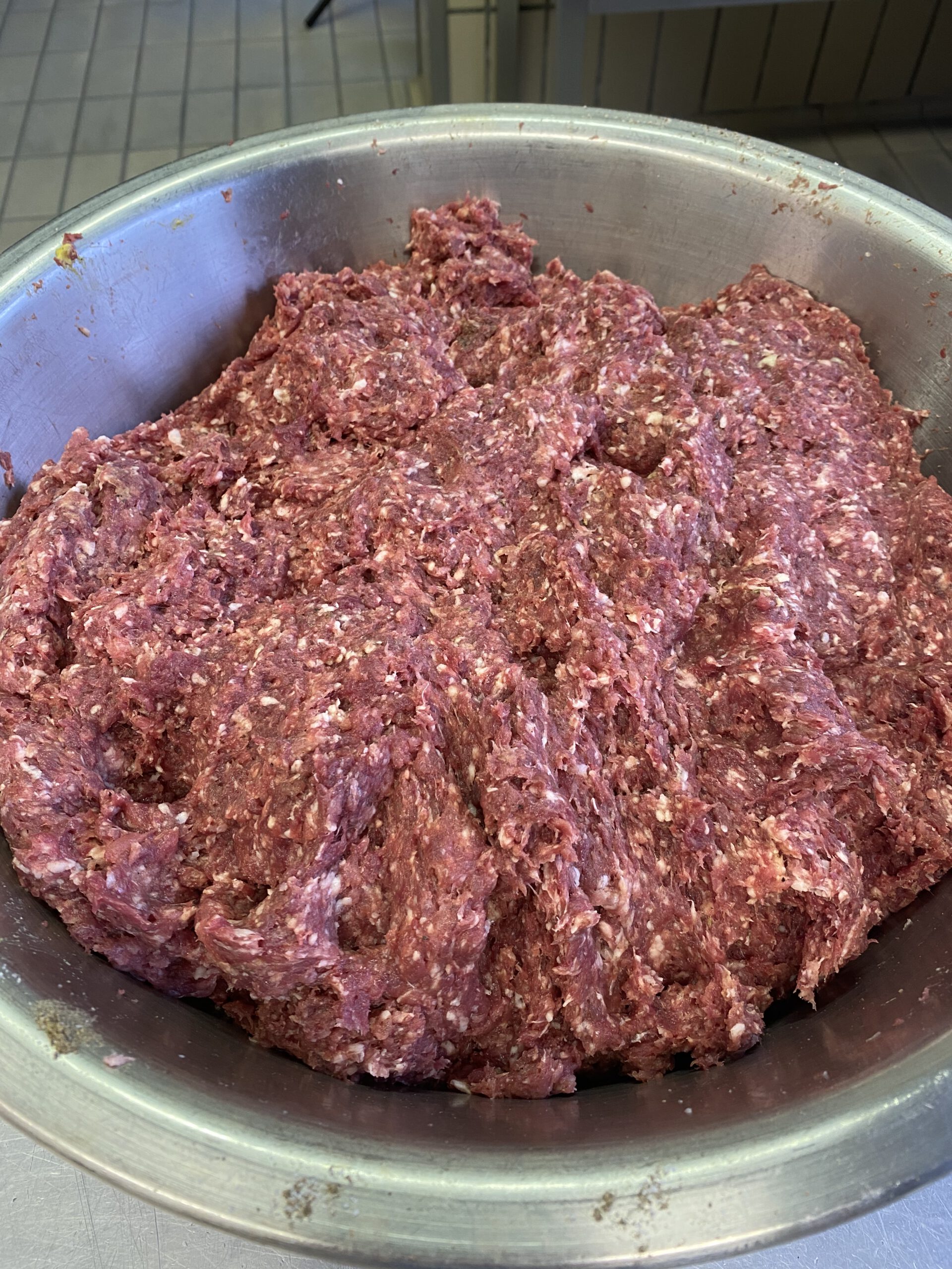 Rehfleisch und Schweinespeck 