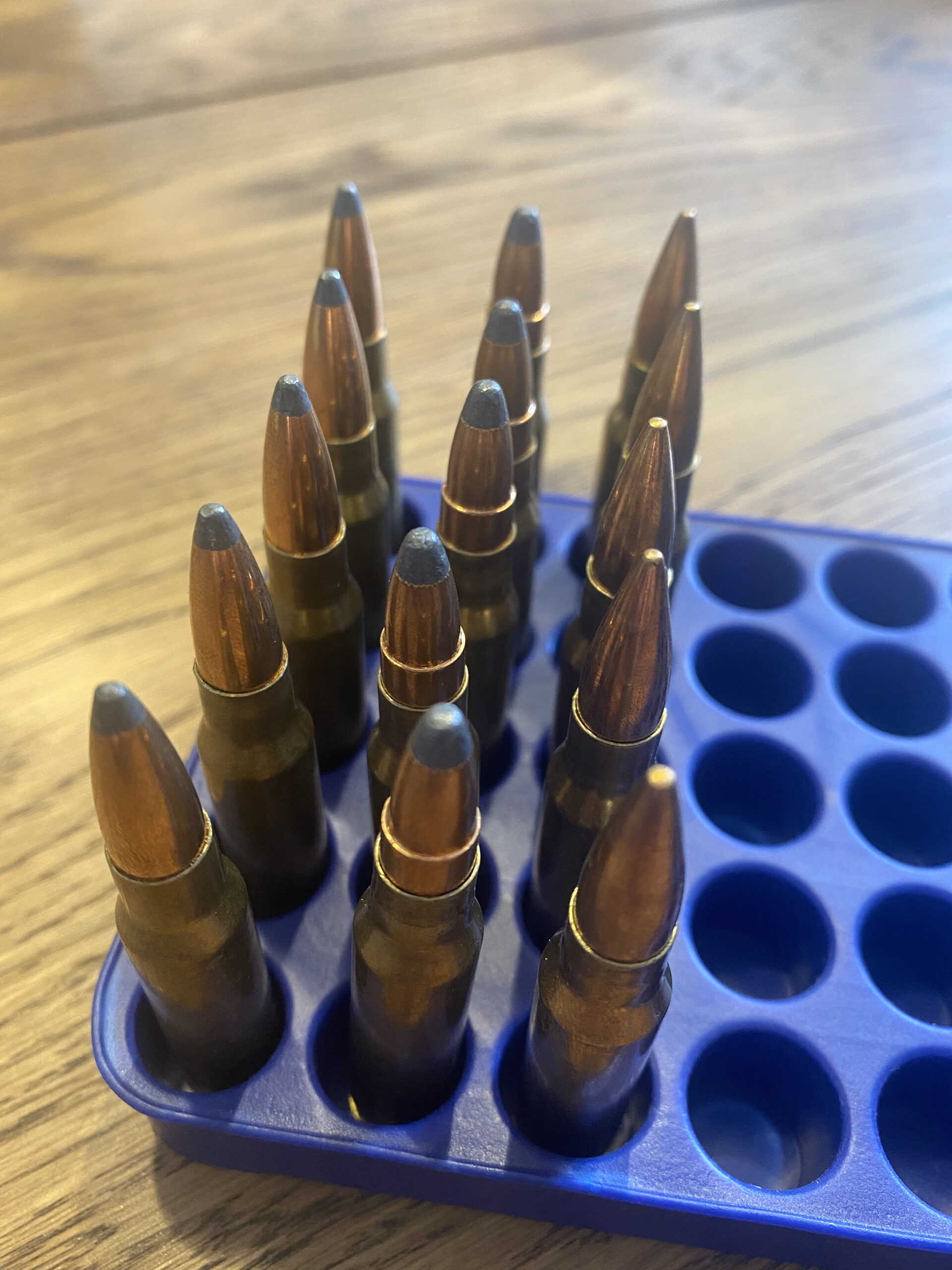 Ladebrett mit Munition im Kaliber .308